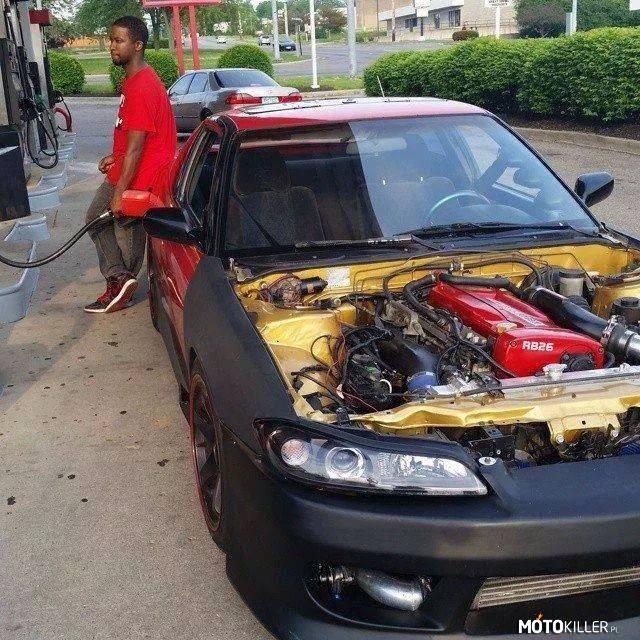Nissan Silvia – Swoje spalić musi. 