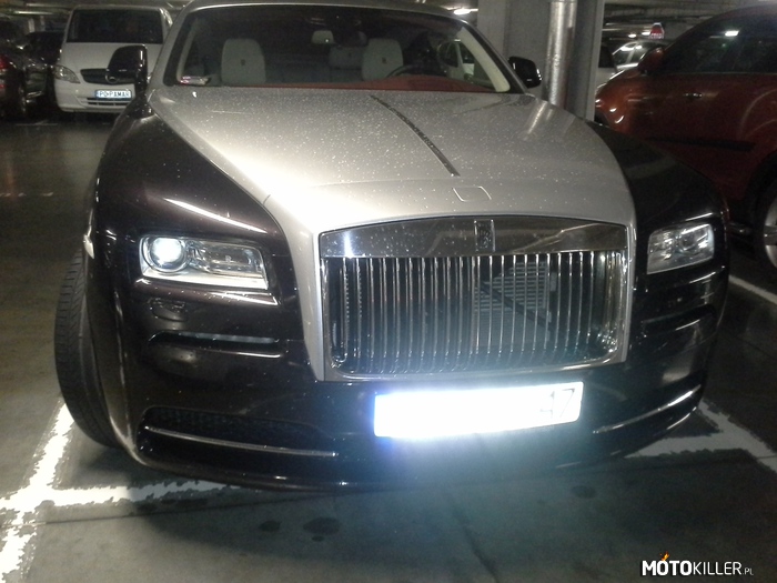 Rolls Royce – Napotkane w Poznaniu pod galerią Stary Browar 
