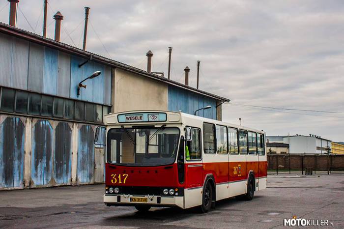 Autobus Jelcz – Jak dobrze, że są i ludzie, którzy zajmują się &quot;większą&quot; motoryzacją i ratują ją od zapomnienia. 