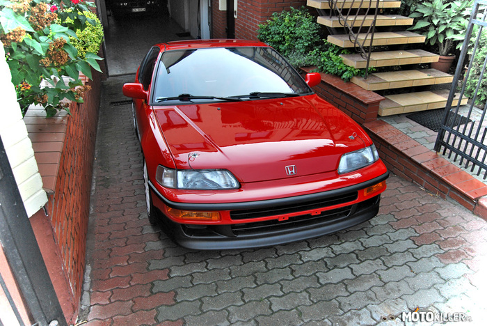 Czerwona Honda – Szybsza niż wygląda. 