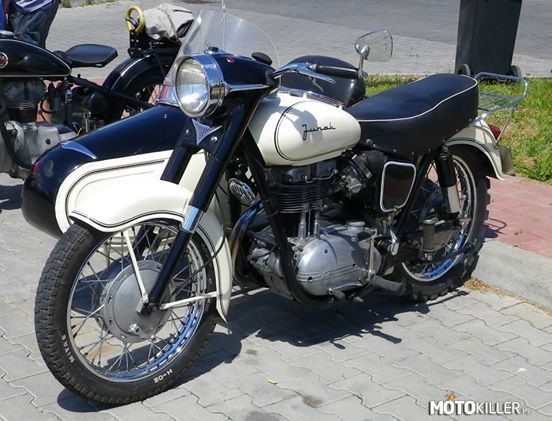Junak – Motocykl Junak stosowany był w Milicji Obywatelskiej jako motocykl pościgowy, używany też był w wyścigach motocross i rajdach terenowych. 