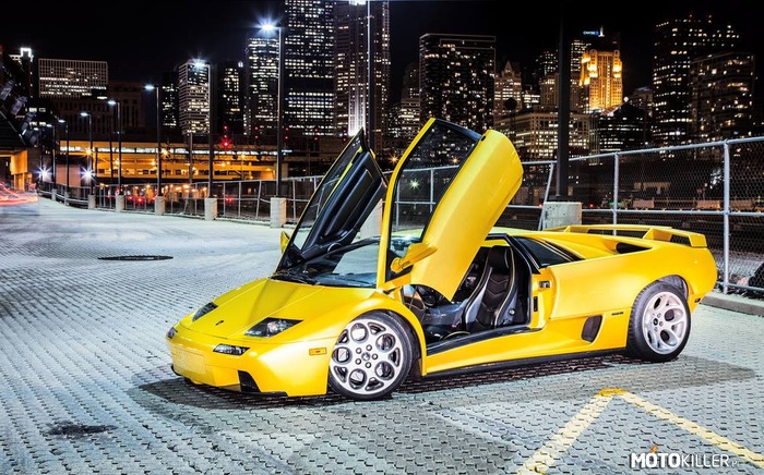 Lamborghini Diablo – Nocą, kiedy wszyscy śpią, on nie śpi. 