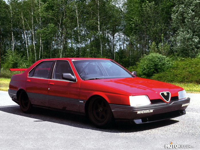 Alfa Romeo 164 ProCar – Zachęcony materiałem pt. E36 w innej odsłonie wrzucam prototyp Alfy Romeo 164 w wersji dla serii wyścigowej ProCar.

Samochód powstał w 1988 roku, oczywiście z normalną 164 wspólny ma tylko wygląd i oznaczenie. Został zbudowany pod kątem startów w serii wyścigowej ProCar (tej samej, w której 10 lat wcześniej startowało BMW M1).
Silnik V10 umieszczony był centralnie, wywodził się z jednostki napędzającej bolidu F1, miał moc 620 KM i pozwolił rozpędzić 164 ProCar do 340 km/h, a do setki samochód zbierał się w mniej niż dwie sekundy.
Jednym z kierowców testowych był Ricardo Patrese, trzeci najbardziej doświadczony kierowca F1 (257 wyścigów na koncie) w historii, facet stwierdził bez ogródek, że samochód jest, cytuję &quot;przerażająco szybki&quot;. Wystarczy tylko wspomnieć, że podczas Grand Prix F1 na Monzie w 1988 roku Ayrton Senna zdobył pole position z czasem 1:25.97. Miesiąc później Ricardo Patrese już na trzecim okrążeniu na Monzie testując prototyp 164 ProCar zszedł z czasem okrążenia poniżej 1:24.00.

Efekt był taki, że FIA zlikwidowała serię ProCar jeszcze w tym samym roku, zanim rozegrano pierwszy wyścig. Po prostu samochody były zbyt szybkie i mogłoby wydarzyć się to samo, co w grupie B. 