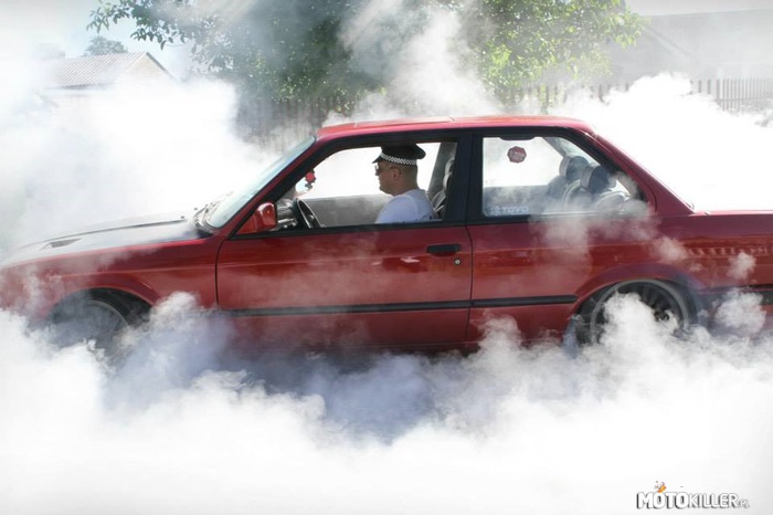 BMW E30 2.8 – Robimy dym! 