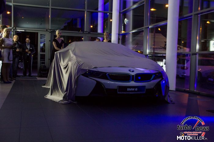 BMW i8 okiem Turbonews! – Zobaczcie, jak prezentuje się elektryczny majstersztyk! 