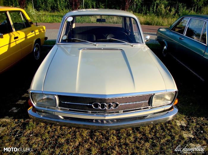 Audi – 1976 Audi 100 LS four-door Saloon (C1). 