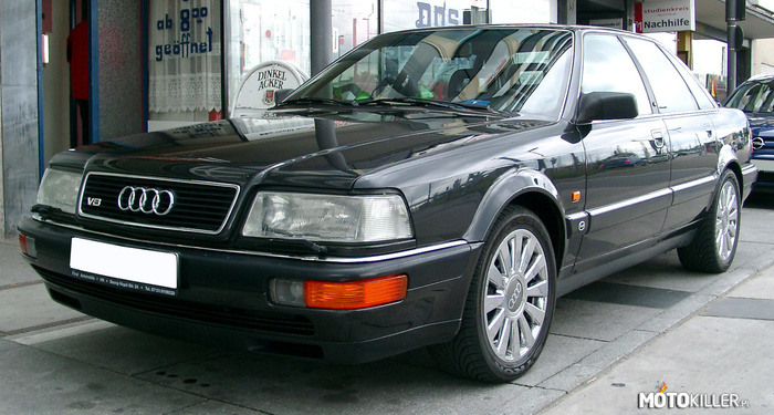 Audi V8 – Auto zostało po raz pierwszy zaprezentowane podczas targów motoryzacyjnych w Genewie w 1988 roku. Samochód mimo, że zbudowany został na bazie płyty podłogowej modeli 100 i 200 konkurować mógł m.in. z BMW i Mercedesem dzięki 32-zaworowemu, wtryskowemu silnikowi benzynowemu w układzie V8, napędzie Quattro i dopracowaną skrzynią biegów. Samochód stylistycznie przypominał modele 100 i 200 jednak różnił się od nich grillem, powiększonym rozstawem osi, poszerzonymi błotnikami, innymi zderzakami oraz większymi kołami. W 1990 roku wprowadzono na rynek dłuższą wersją Lang. W 1992 roku we wnętrzu pojazdu dokonano kilku zmian stylistycznych, zmieniono m.in. panel Climatronic oraz odcień drewna na bardziej wyrazisty. W tym samym roku wprowadzono na rynek mocniejszą wersję Exclusive z silnikiem V8 o pojemności 4.2 litra i mocy 280 KM. 
