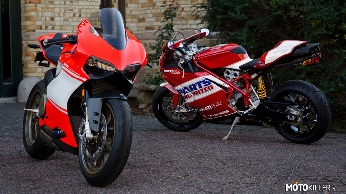 Ducati – Po lewej 2014 Ducati 1199 Panigale Superleggera 1 z 500, po prawej 2007 Ducati 999s Testastretta Team USA edition, 1 z 150. 