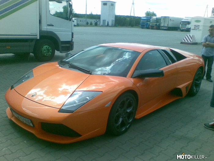 Lamborghini Murcielago – Spotkany na stacji, pomarańczowa rakieta. 