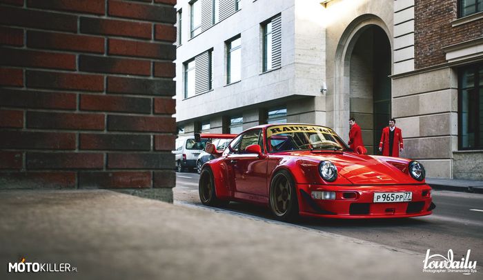 RWB Porsche 911 –  