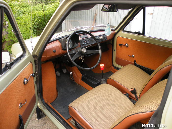 Nietypowe wnętrze Fiata 126p