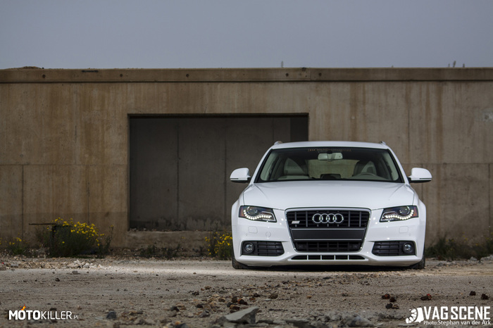 Białe Audi a4 Avant – Obszerniejsza galeria w źródle. 