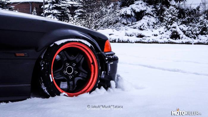 Oto przykład jak przerobić BMW serii 3 na pług do śniegu –  