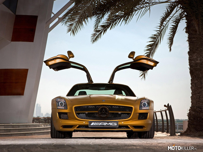 Mercedes SLS AMG Desert Gold –  