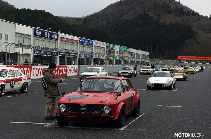 Okayama International Circuit, Japonia – Klasyczna Alfa Romeo 1750GTV, pierwszy Nissan Skyline GT-R i reszta klasyków z całego świata. 
