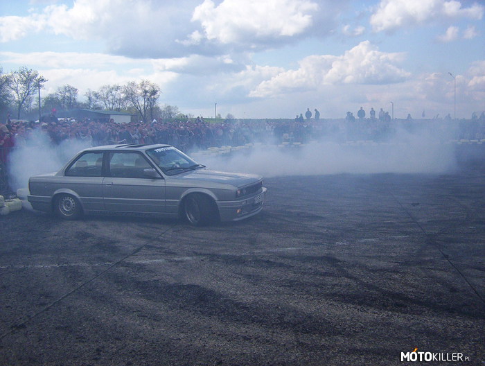 MT2 na E30 tak się używało tych aut 10 lat temu – Majówka z BMW M-Power Klub Toruń rok 2005. 