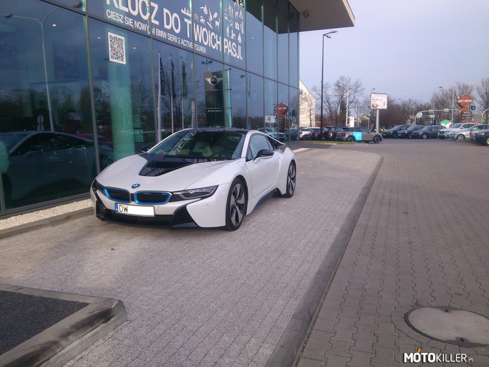 BMW i8 – Napotkane pod salonem BMW we Wrocławiu. 