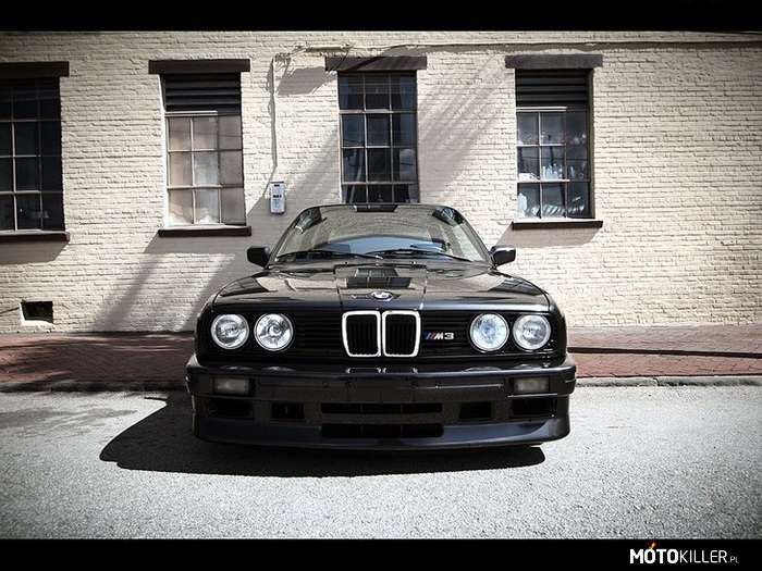 BMW e30 M3 –  