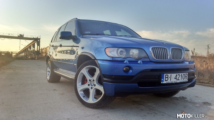 BMW – X5 4.6is 360km 