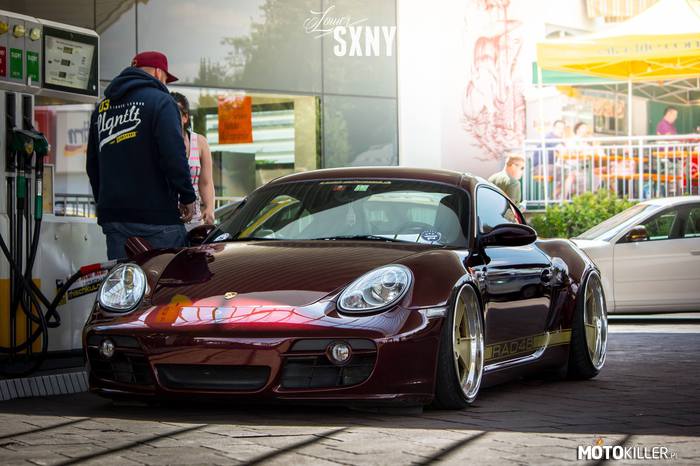 Porsche cayman –  