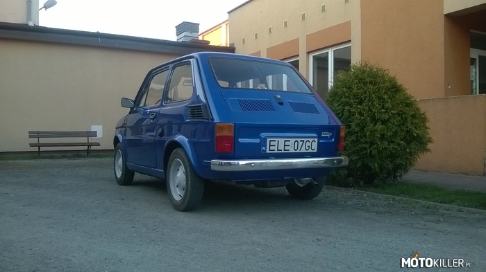 Malczan – Takiego Fiata spotkałem niedawno w Grabowie. Liczę że właściciel się nie obrazi że nie zamazałem rejestracji.
P.S. jak się spodoba dodam więcej. 