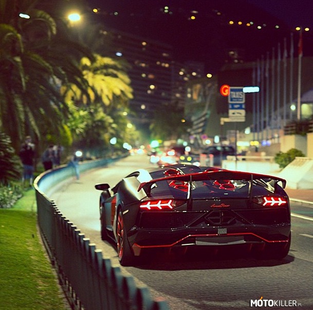 Lamborghini Sesto Elemento – Droga, noc, Ty i ten wspaniały samochód... 
