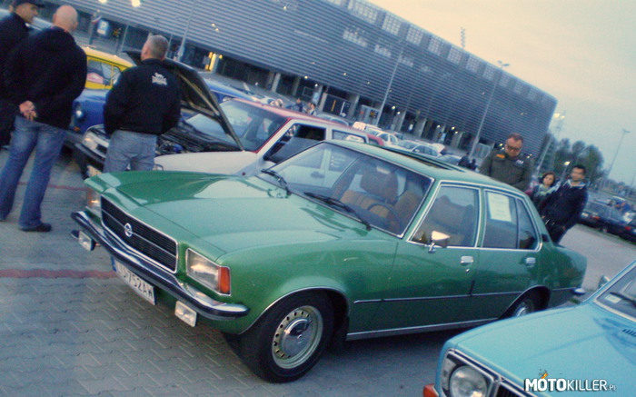 Opel Rekord – Do sprzedania, niestety właściciel nie podał ceny. 