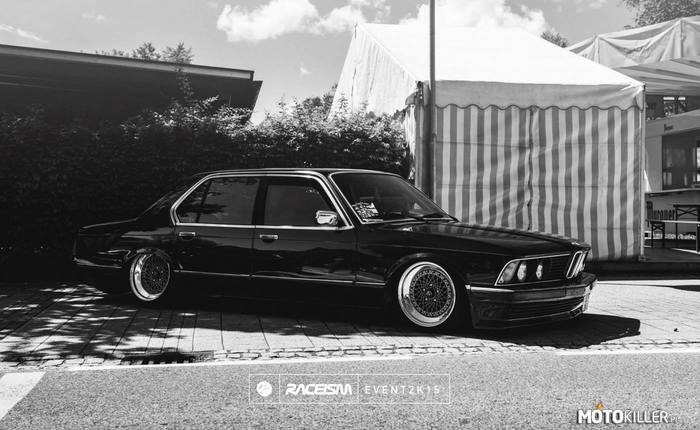 BMW E12 –  
