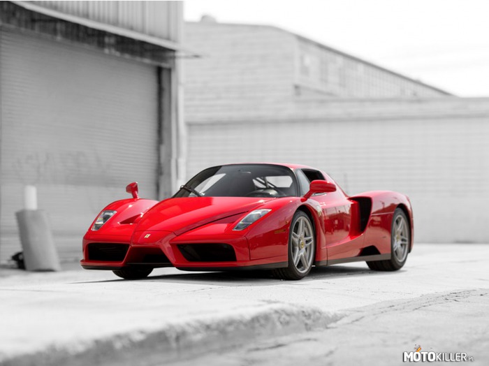 Czy wiedzieliście że... – W 2005 roku Ferrari sprezentował papieżowi ostatni egzemplarz modelu Enzo n°400. Po śmierci papieża Ferrari trafił na aukcje, został sprzedany za 1,1 mln $ i zostały przeznaczone na pomoc poszkodowanym w tsunami z 2004 roku.
W połowie sierpnia tego roku samochód, który ma przejechane tylko 180km znów trafi na aukcje. 