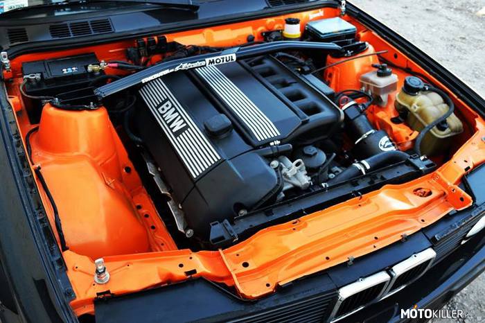 Wnętrze motoru E30 Orange Kiler –  