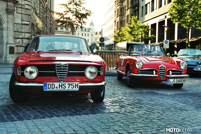 Alfa Romeo – GT 1300j, Giulia Spider 1600 Veloce  a tam z tyłu GTV. 