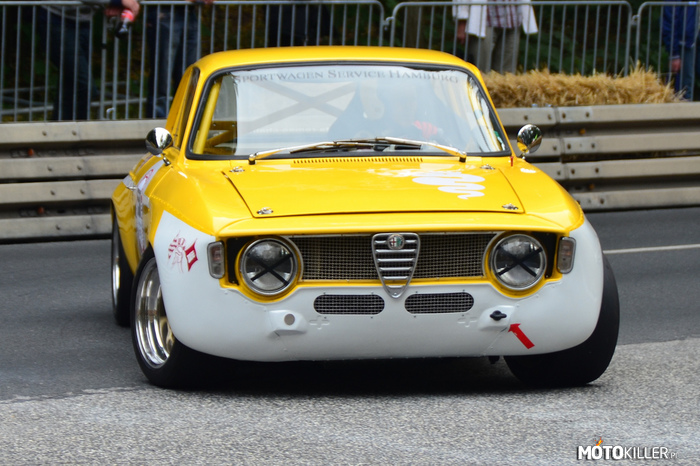 Alfa Romeo – Giulia Sprint GT Bertone Coupe. 