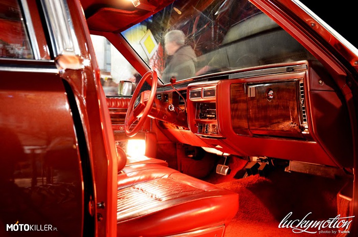 Wnętrze Cadillaca – Cadillac Sedan DeVille 