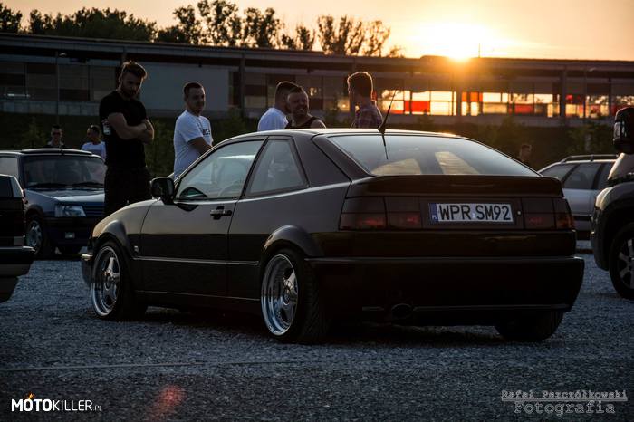 Volkswagen Corrado – Złapany w pięknym akompaniamencie słońca na wczorajszym spocie Youngtimer Warsaw. Zapraszam na mój FP, który jest w źródle. 