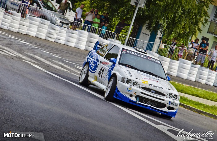 Ford Escort RS Cosworth –  