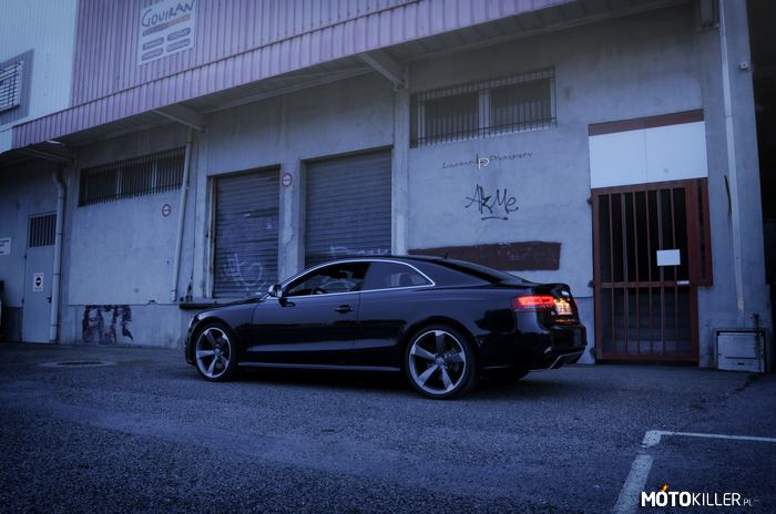 Audi RS5 – Przyczajona ślicznotka. 