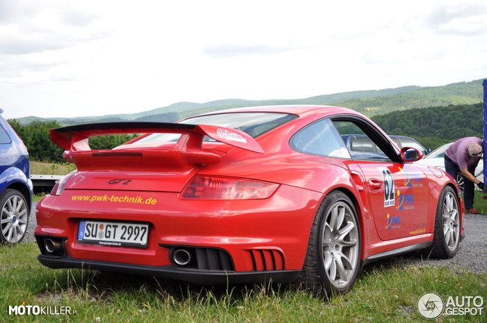 Porsche GT2 –  