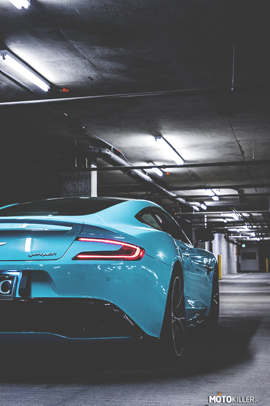 Aston Martin Vanquish –  