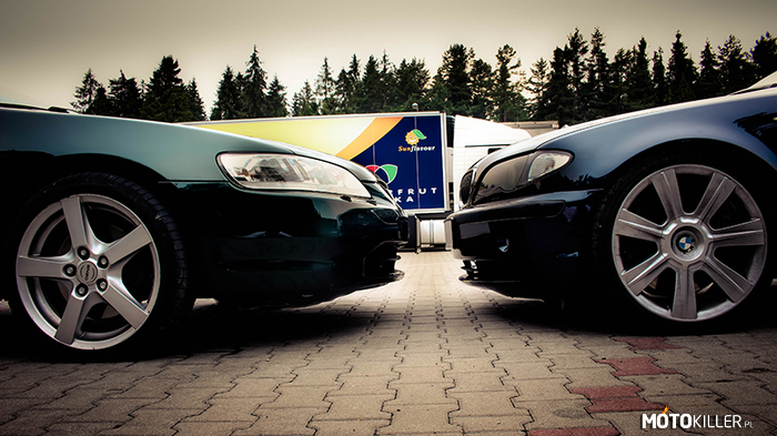 Pasja – Jedna pasja, dwie różne kolory.
Honda Accord Coupe 3.0 V6 oraz BMW E46 330 w xDrivi&#039;ie. 