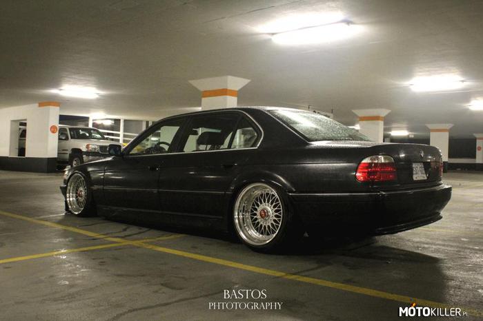 BMW E38 – Taką BMW mógłbym jeździć. 
Duże samochody zawsze są spoko. 