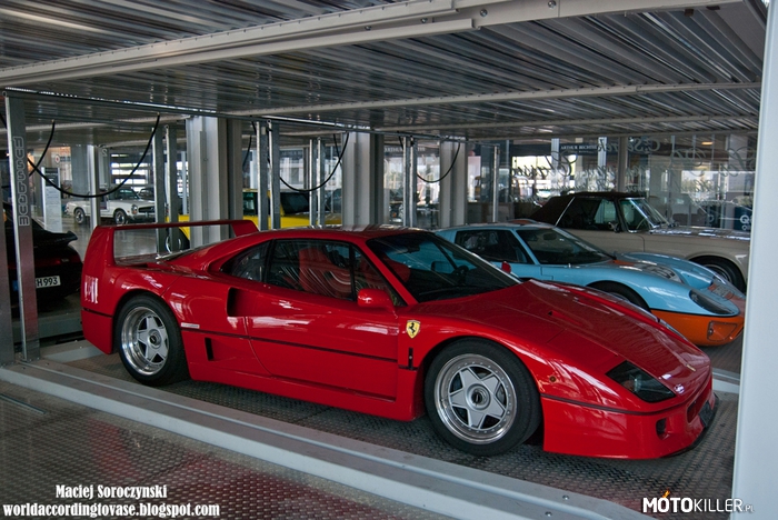 Ferrari F40 &amp; Ford GT40 – F40:
2,9 V8 478 KM 
0-100 km/h 4,5 s
GT40:
4,2 V8 355 KM 
0-100 km/h 5,3 s 