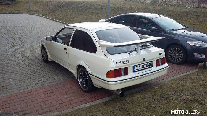 Ford Sierra RS Cosworth –  