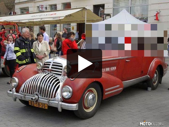 Wóz strażacki z 1945 – Dokładniej jest to Horch 853 Sport Cabriolet z 1941, przerobiony w 45 na wóz strażacki. Pojazd znajduje się w Brnie. 