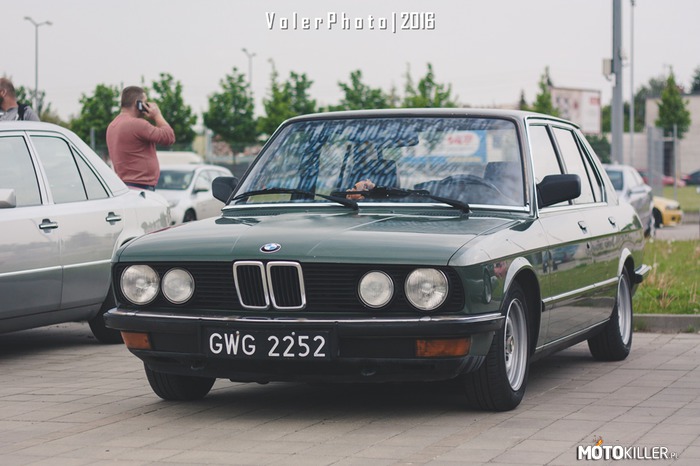 BMW E28 520i –  