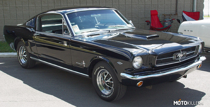Ford Mustang Fastback –  
