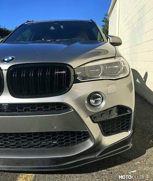BMW X5 –  