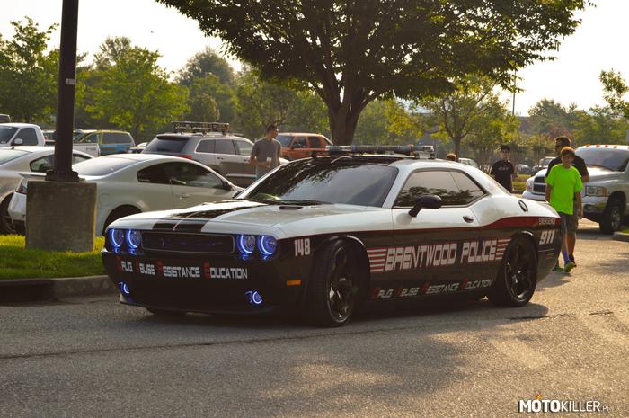 Dodge Challenger Police –  