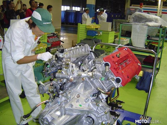 Silnik Hondy V6 – Napędza on Hondę NSX. 