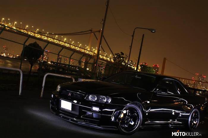 Nissan Skyline GT-R R34 –  