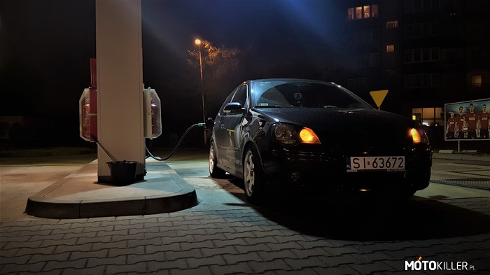 VW POLO GTI Nocą – Tankowanie potworka 